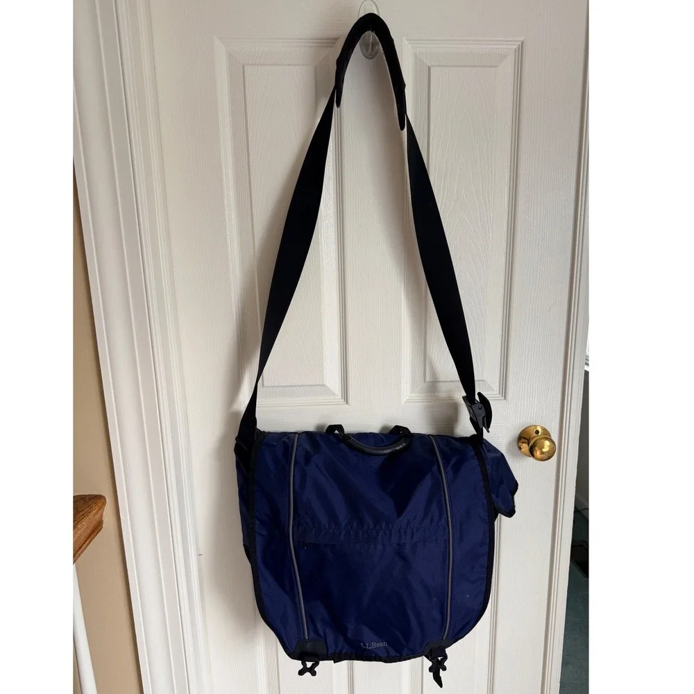 LL Bean Messenger Bag Navy Blue Ripstop Nylon Padded Strap Crossbody Laptop Bag